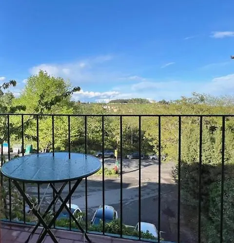 2 Parcheggio Privato E Giardino