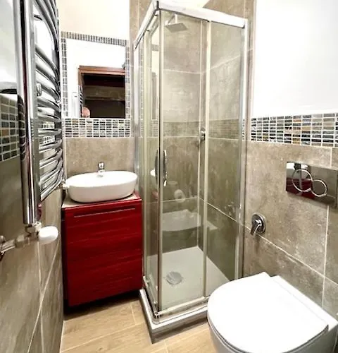 2 Parcheggio Privato E Giardino Sienne