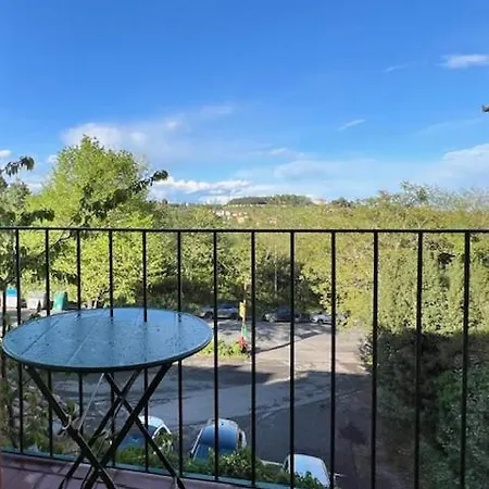 2 Parcheggio Privato E Giardino