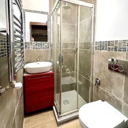 2 Parcheggio Privato E Giardino سيينا